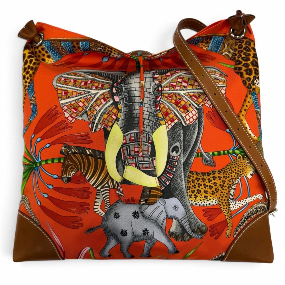 HERMES Silky City 33 PM La Marche du Zambeze (The March on the Zambezi River)...